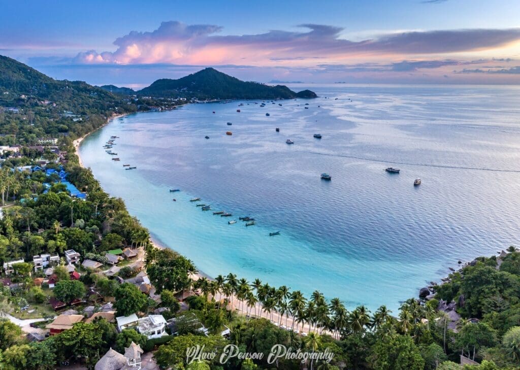 Sairee Beach is also close to many hotels, dive schools, and restaurants